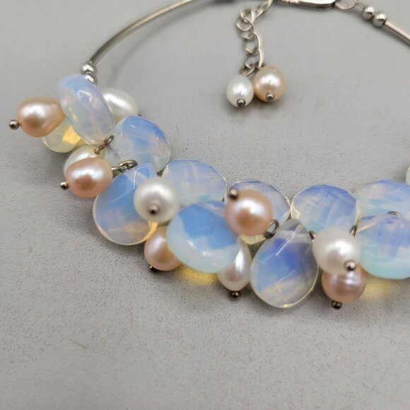 Opalescent Beaded Bracelet Acrylic Faceted with Faux Pearls Silver Tone Chain - Picture 2 of 6